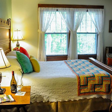 The White Oak Inn Zuck ภายนอก รูปภาพ