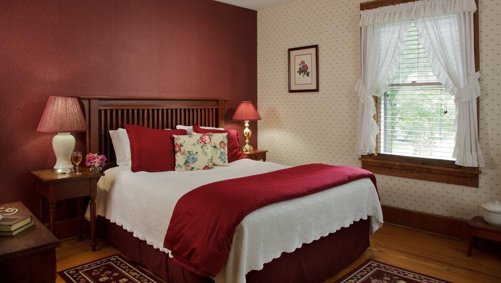The White Oak Inn Zuck ภายนอก รูปภาพ