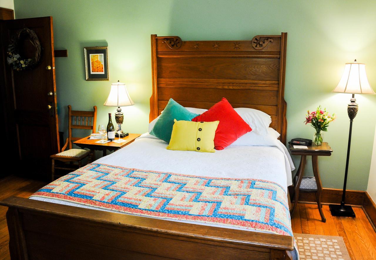 The White Oak Inn Zuck ภายนอก รูปภาพ