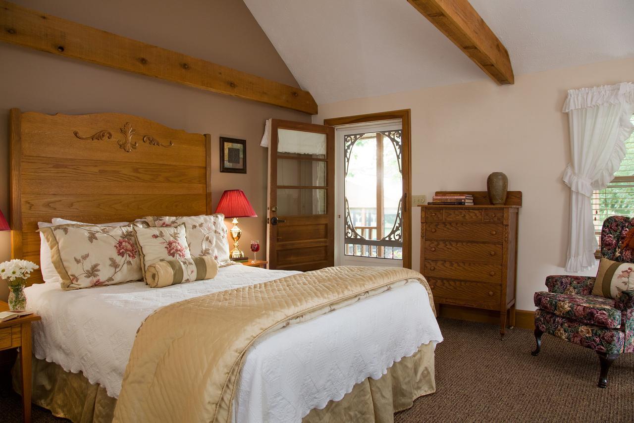 The White Oak Inn Zuck ภายนอก รูปภาพ